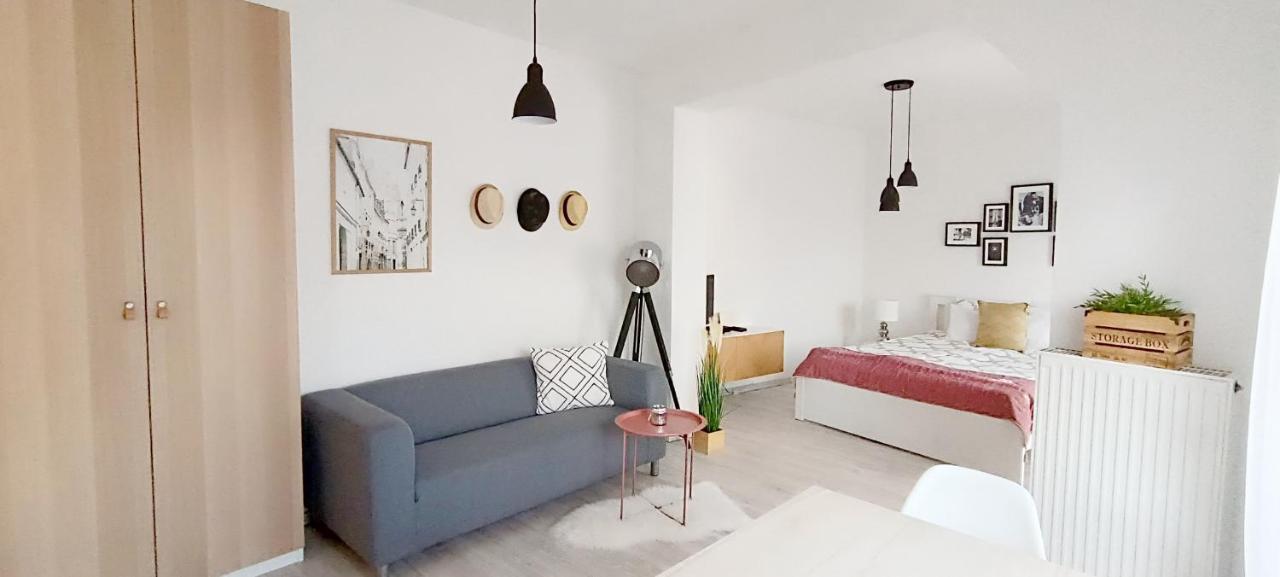 Belvarosi Studio Apartman Kecskemét Exterior foto